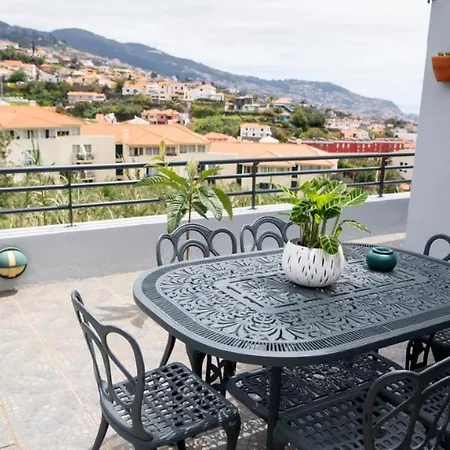Starry View Chalet Funchal (Madeira)